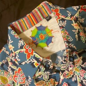 I am selling this very gorgeous Robert Graham shirt, almost like new!